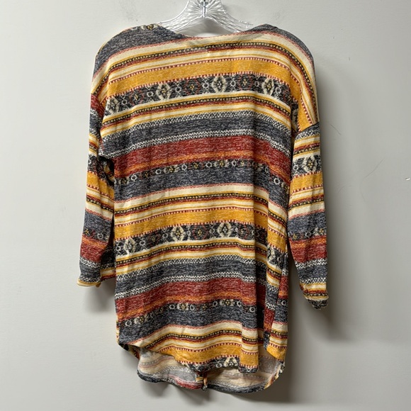 Absolutely Famous Aztec button up polyester rayon spandex blouse large. V neck - Picture 2 of 13